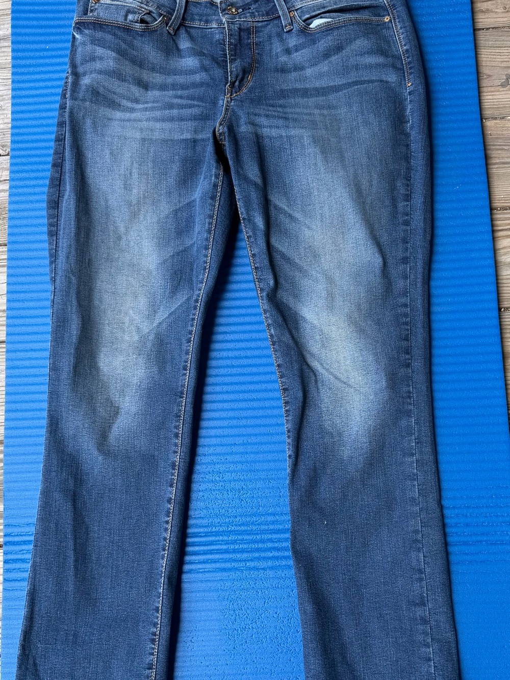 Levi's Women's Faded Blue Straight Leg Jeans